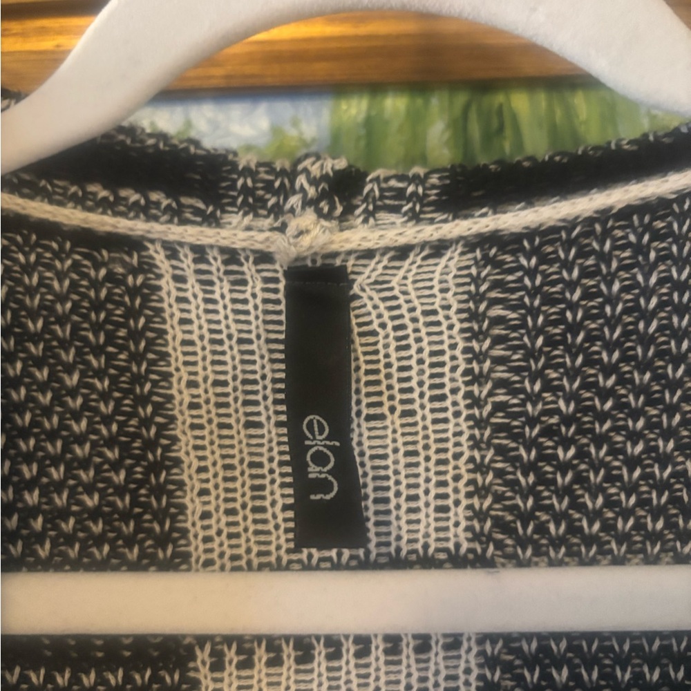 Elan Black and White Checkered hoodie Cardigan - Picture 2 of 4
